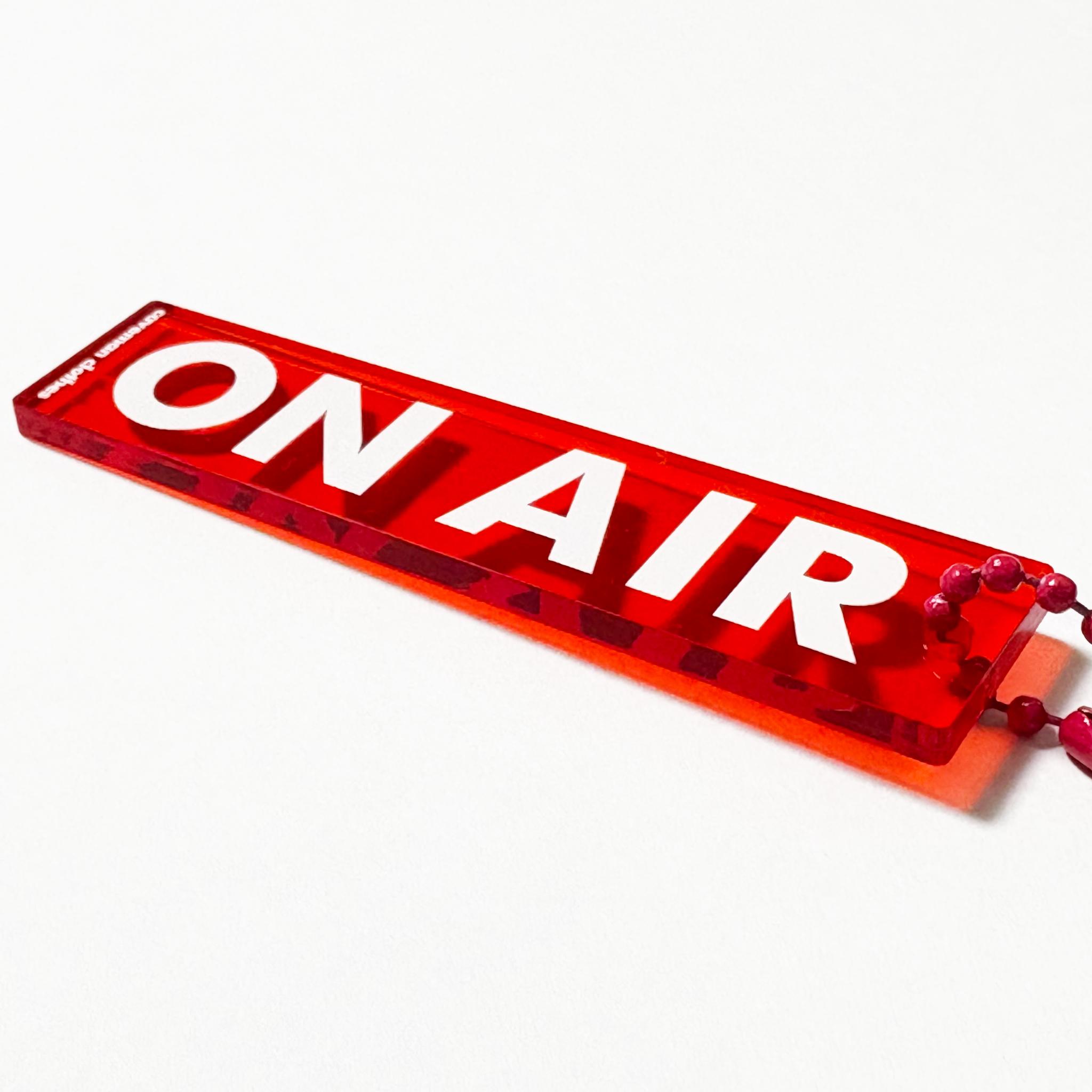 ラジオ放送局でおなじみ、オンエアーサインのアクリルキーホルダー | 4枚目