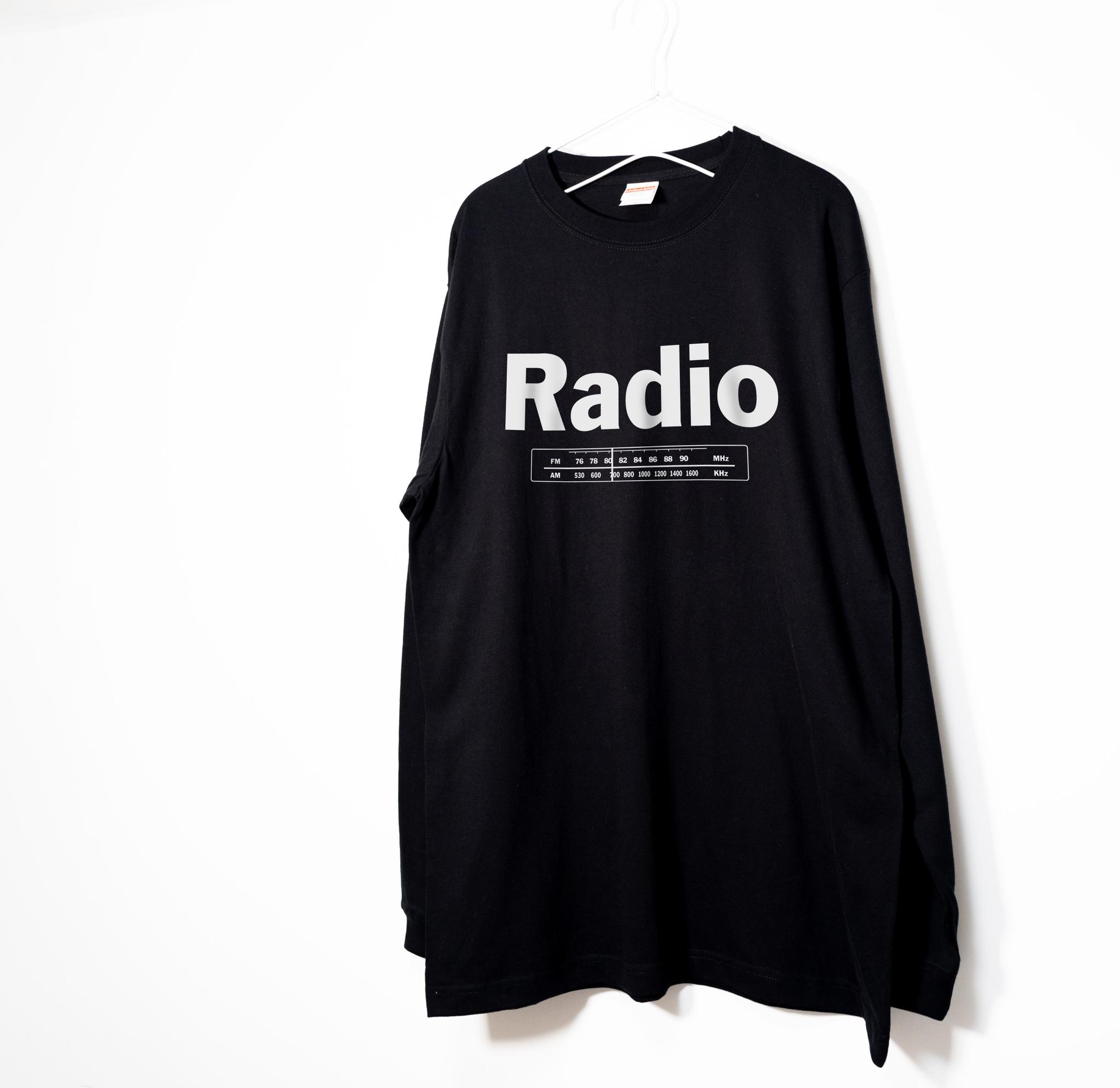 ラジオの選局ダイヤルが可愛い 音楽系Ｔシャツ ロンT 【ブラック】 長袖クルーネック リブ袖 ビッグサイズもあり | 2枚目