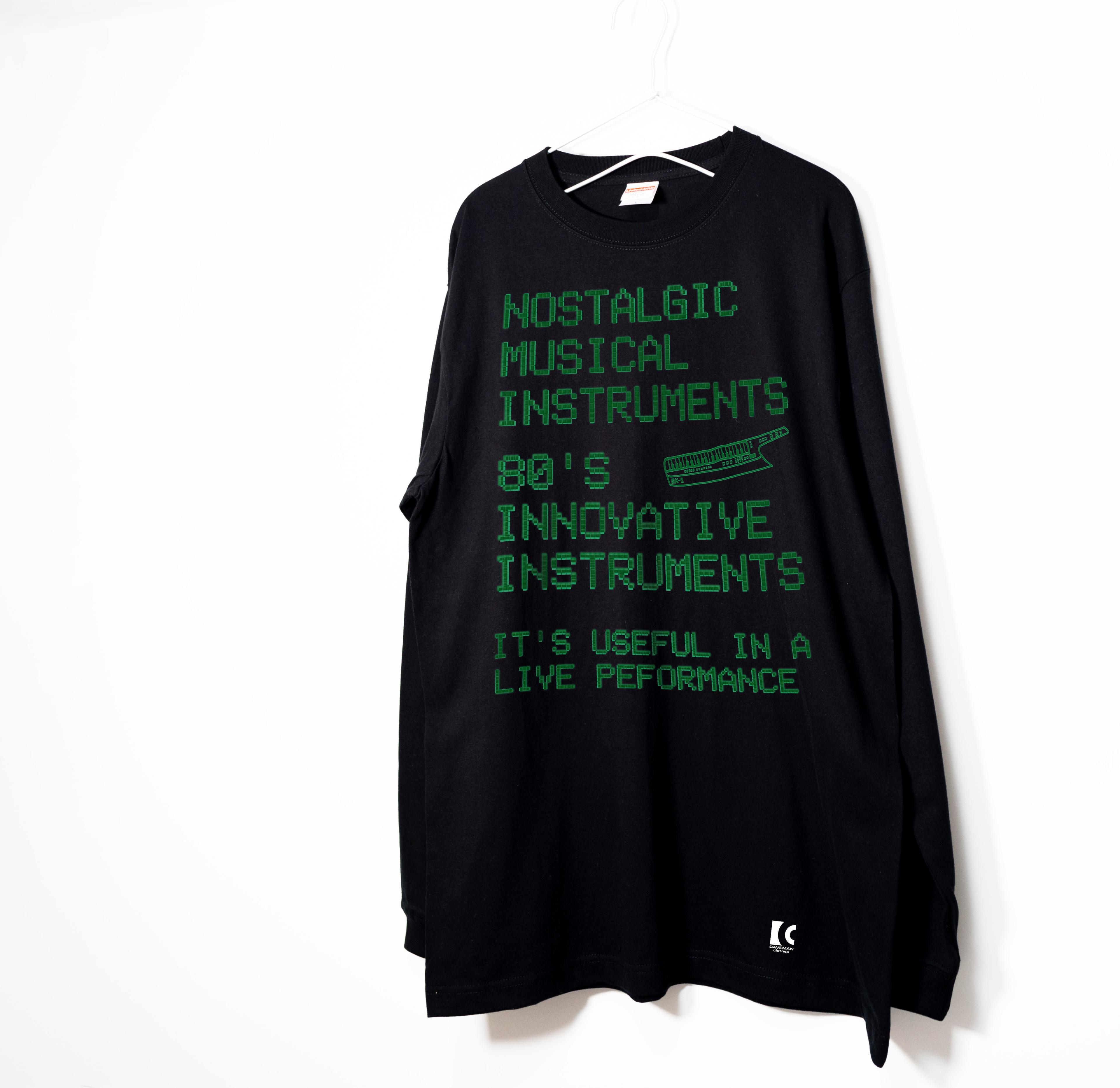 ショルダーキーボードがテーマのサイバーな音楽系Ｔシャツ ロンT 【ブラック】 長袖クルーネック リブ袖 ビッグサイズあり1枚目の画像