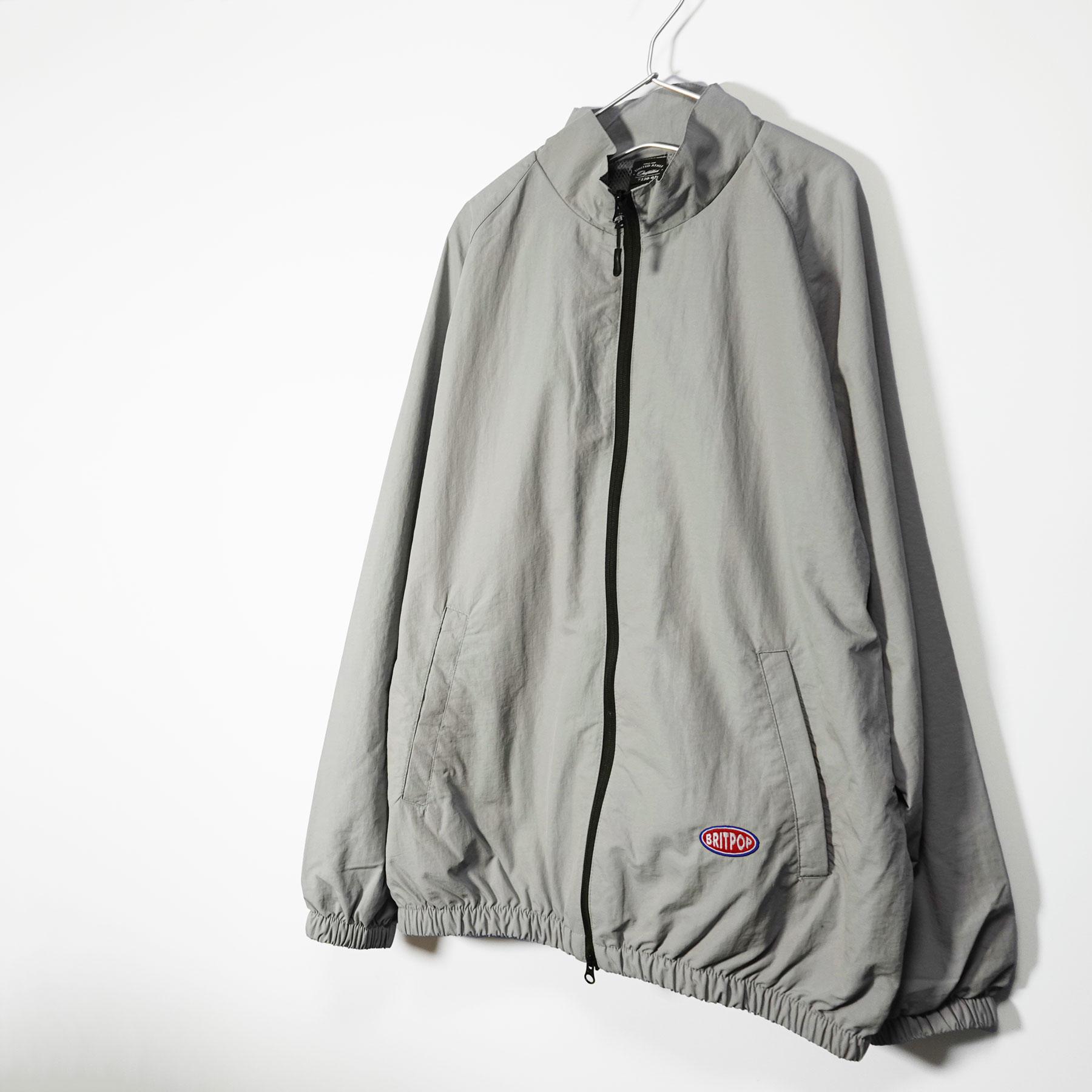 ブリットポップを刺繍したトレーニングジャケット　※音楽系大人カジュアル【ダストグレー】ナイロンなのに綿のような生地