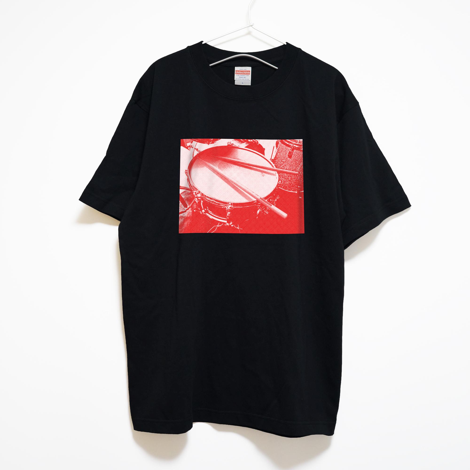 アートなドラムのフォトデザイン② 音楽系Ｔシャツ プレミアム生地【ブラック】やや厚め生地のハイグレード半袖クルーネック