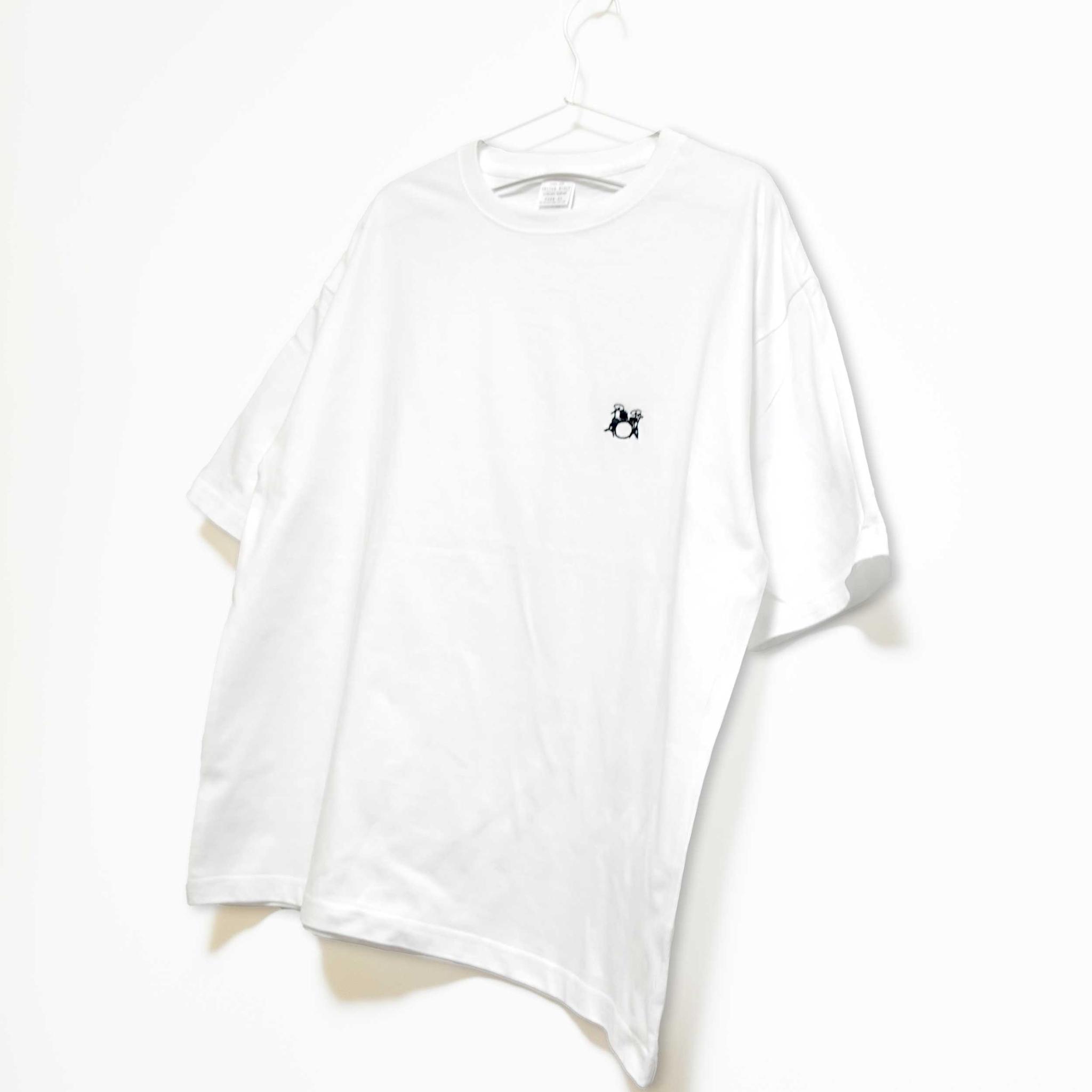 ドラムセットのワンポイント刺繍　ビックシルエットTシャツ  【ホワイト】程よい厚さ生地の半袖クルーネック | 2枚目