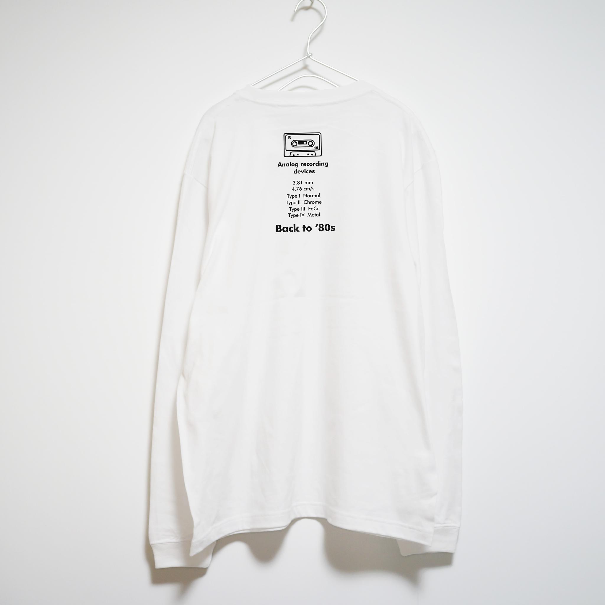 バックプリントがカッコいいカセットテープの長袖Tシャツ 【ホワイト】 クルーネック リブ袖 ビッグサイズあり | 3枚目
