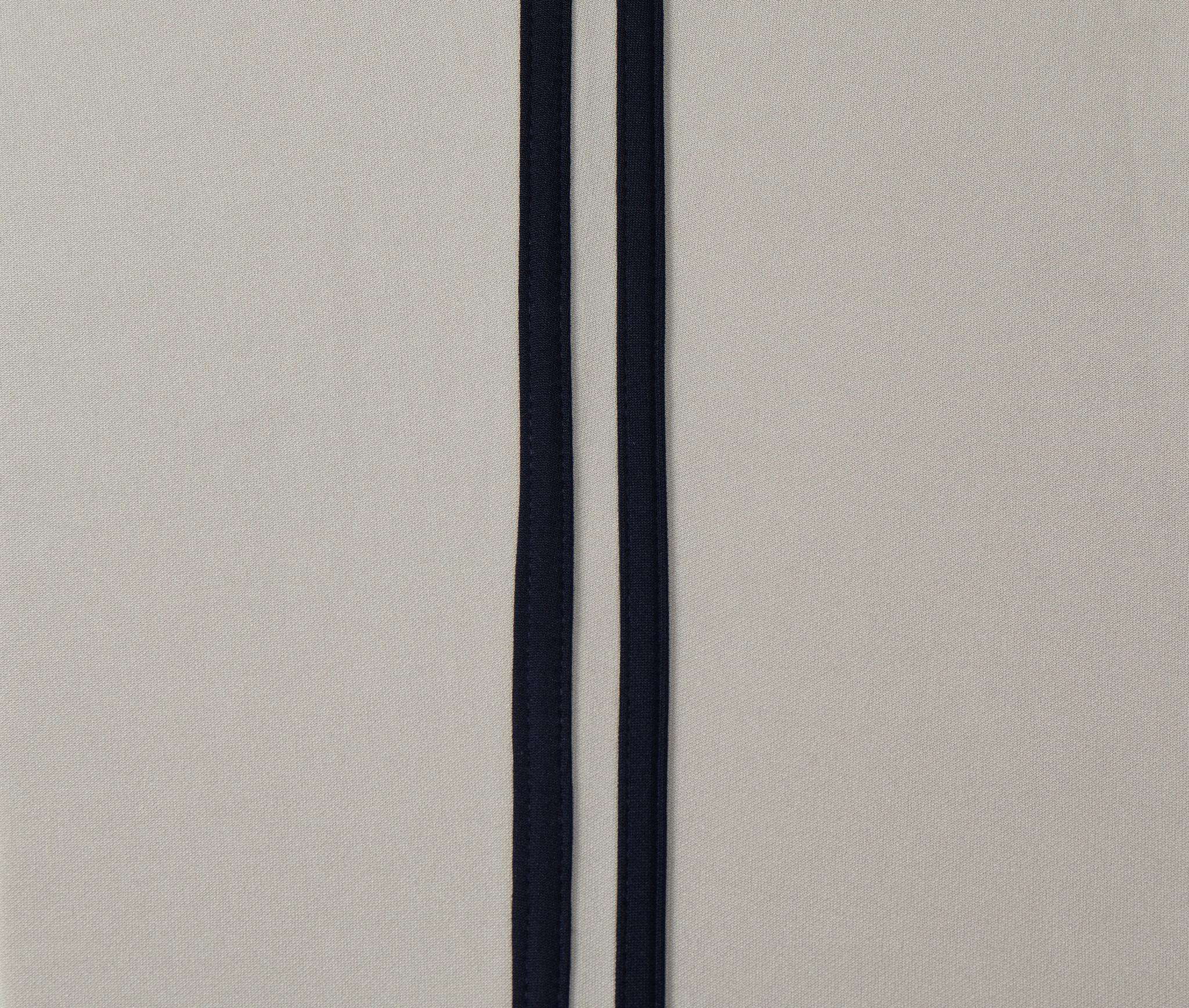 弦楽器好きの方におススメのトラックジャケット【ライトグレー/ネイビー】ポリエステル ラグランスリーブジャージ | 10枚目